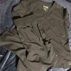 Black greys anatomy scrub set